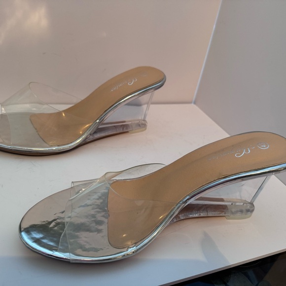 Size 11 (42), clear wedge never worn - Picture 2 of 5